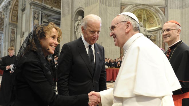 CORRECTION Vatican Po_Cala.jpg